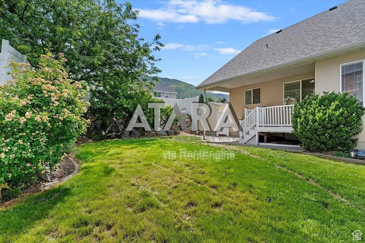 Beautiful 3 Bedroom, 2 Bath with Formal Living and  2-Car Garage – Farmington Foothills property image