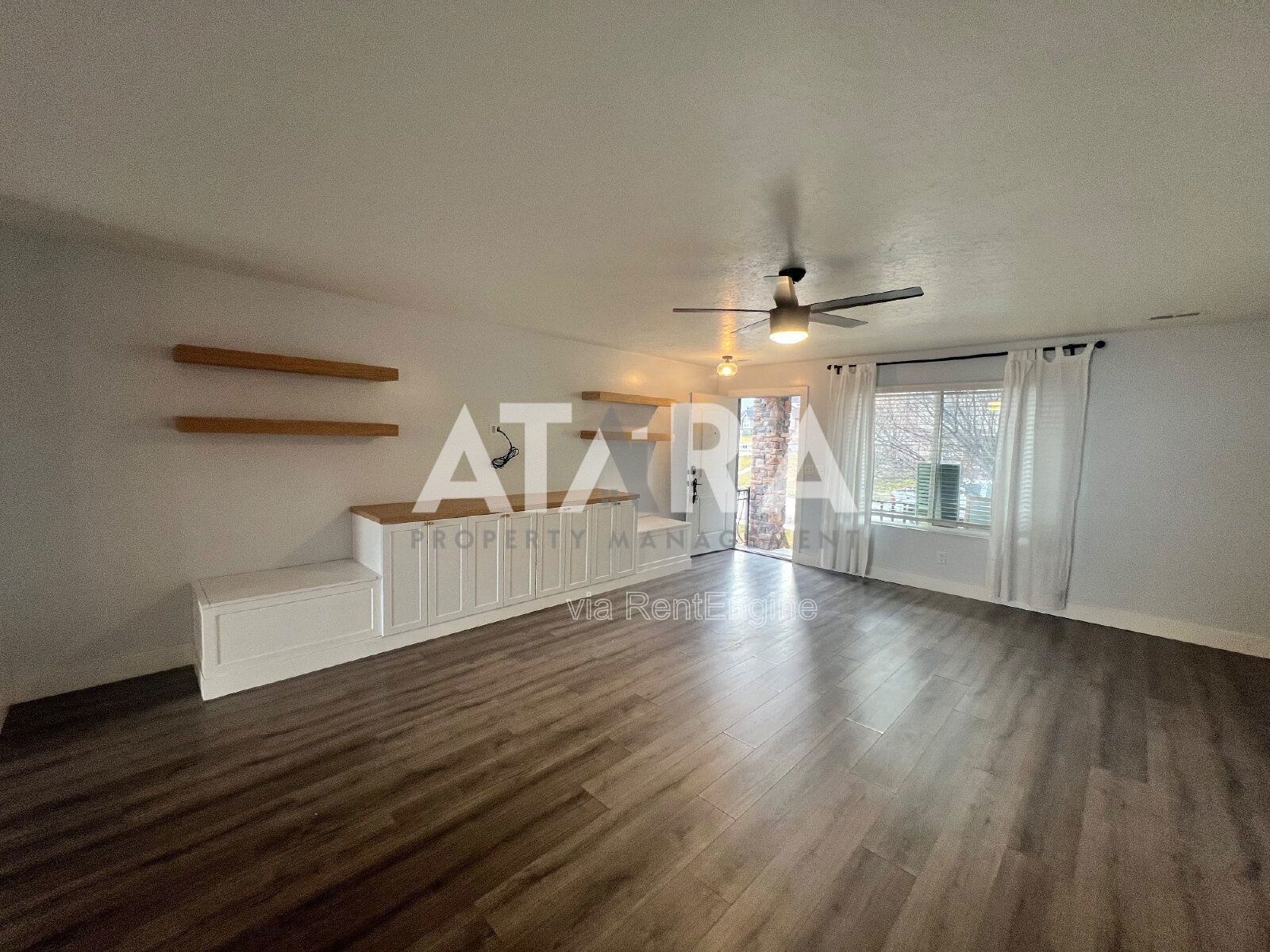 Stunning 6-Bedroom Home with Breathtaking Utah Lake & Mountain Views In Saratoga Springs property image