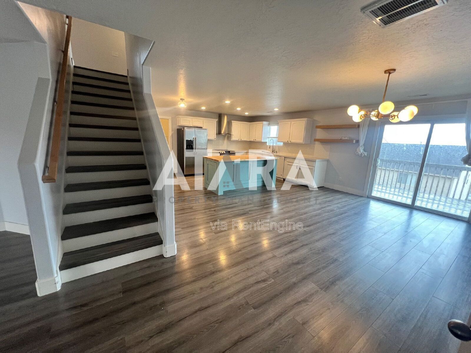 Stunning 6-Bedroom Home with Breathtaking Utah Lake & Mountain Views In Saratoga Springs property image