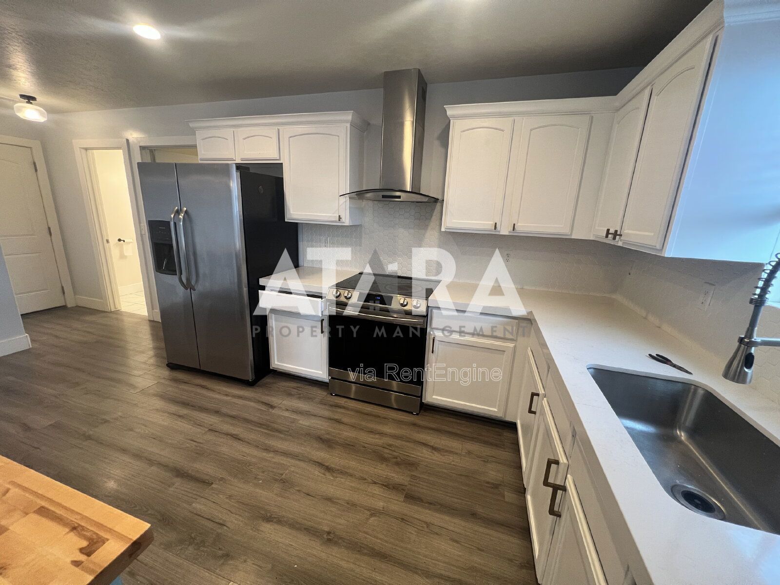 Stunning 6-Bedroom Home with Breathtaking Utah Lake & Mountain Views In Saratoga Springs property image