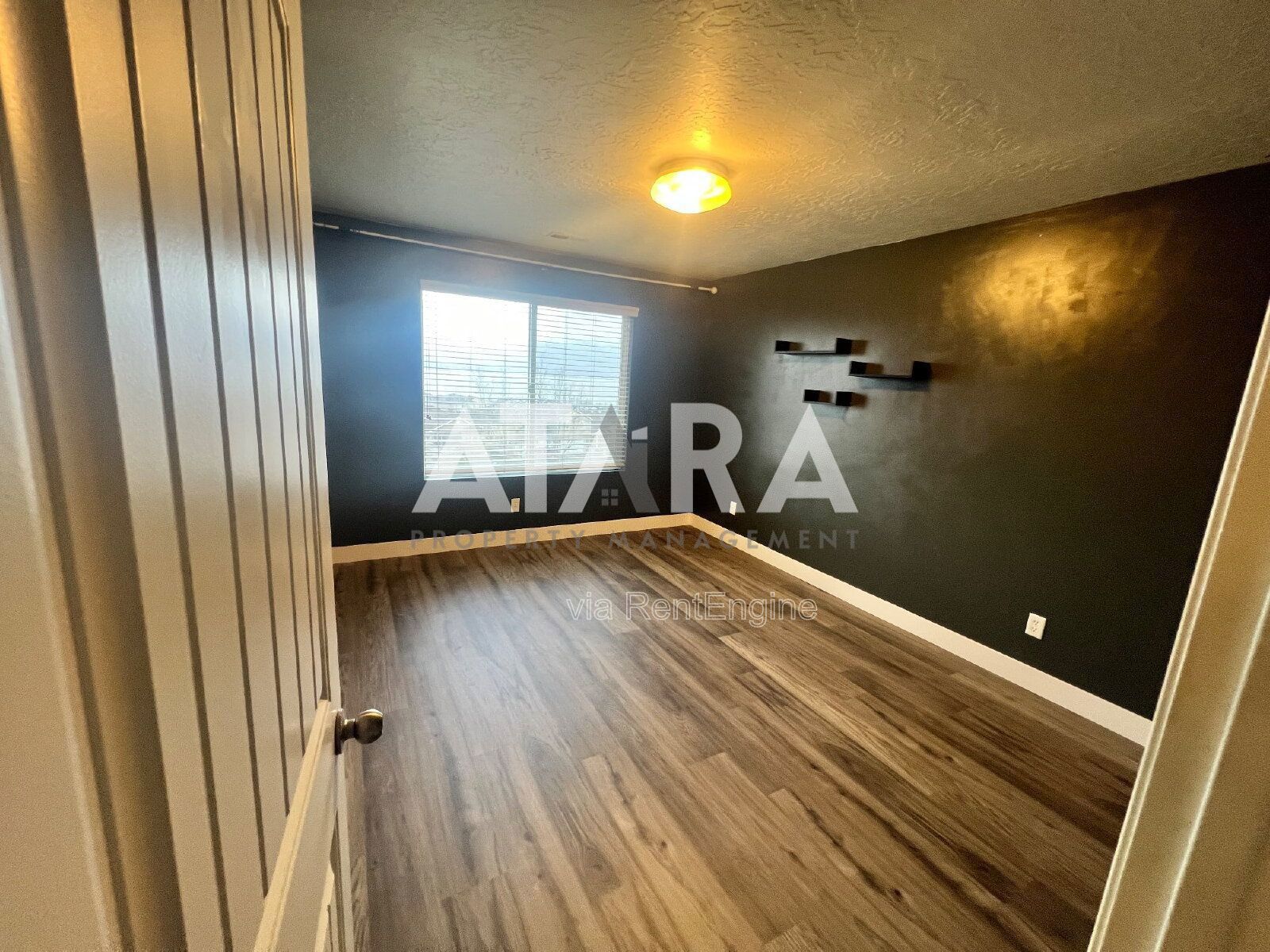 Stunning 6-Bedroom Home with Breathtaking Utah Lake & Mountain Views In Saratoga Springs property image