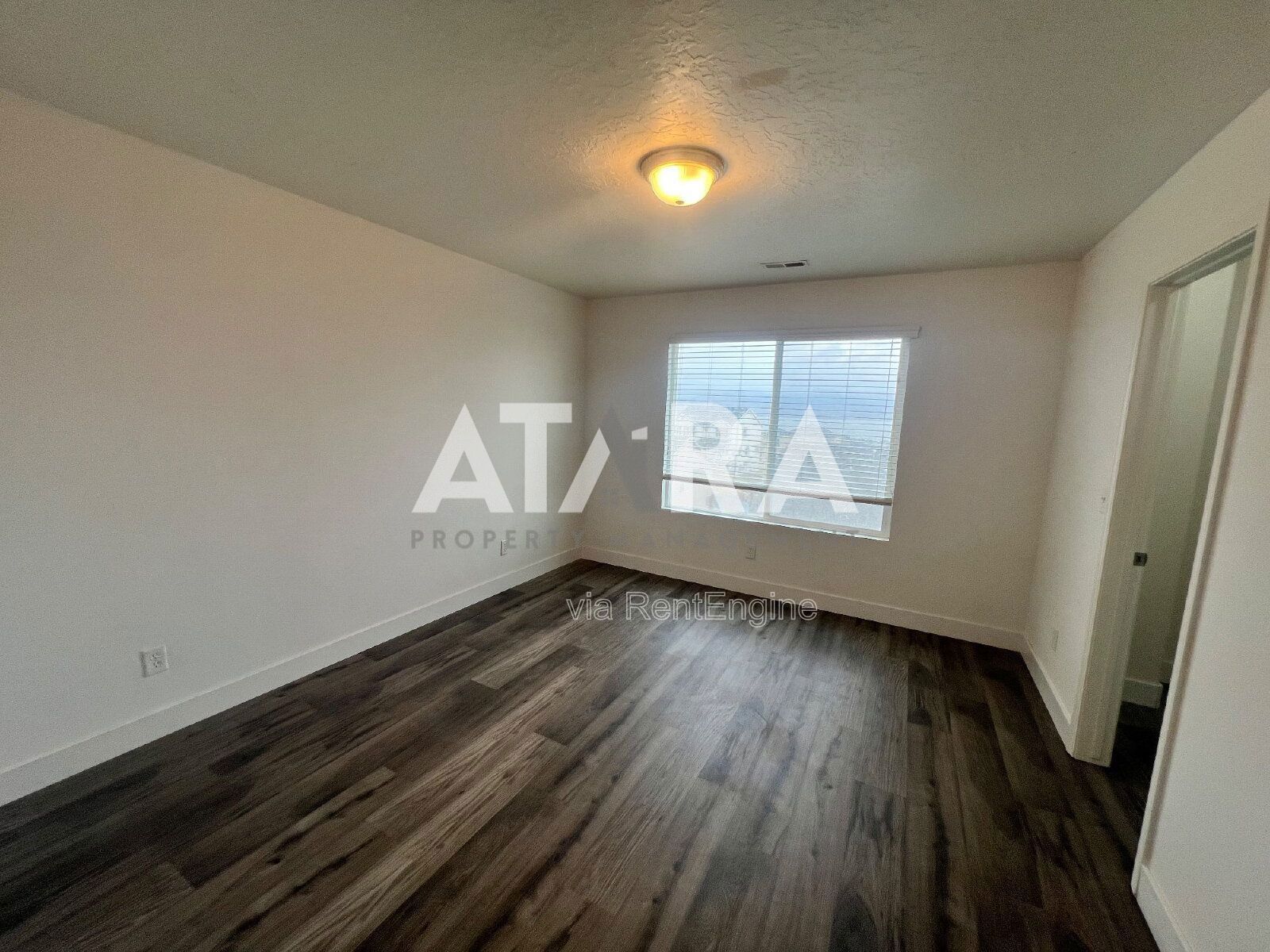 Stunning 6-Bedroom Home with Breathtaking Utah Lake & Mountain Views In Saratoga Springs property image