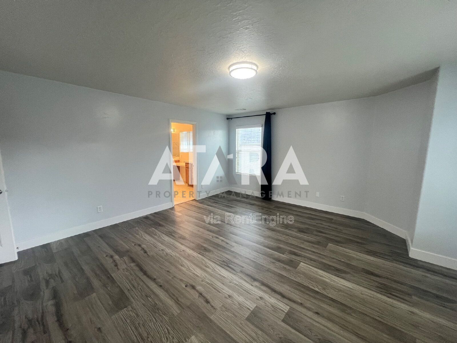 Stunning 6-Bedroom Home with Breathtaking Utah Lake & Mountain Views In Saratoga Springs property image