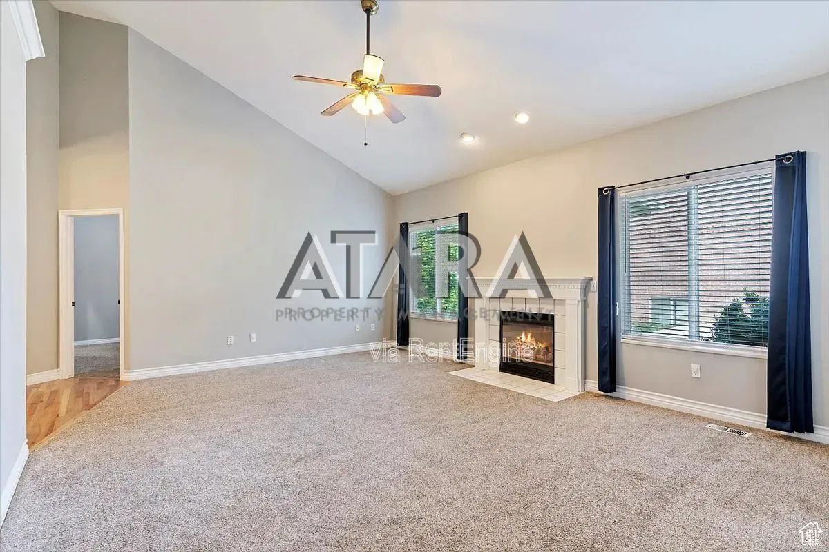 Beautiful 3 Bedroom, 2 Bath with Formal Living and  2-Car Garage – Farmington Foothills property image