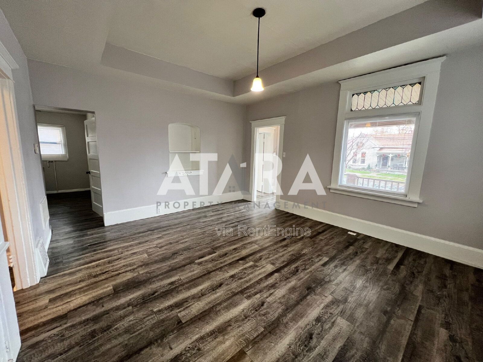 Spacious 3 Bed / 2 Bath Main-Floor Apartment in a 1907 Historic Building – Marmalade District property image