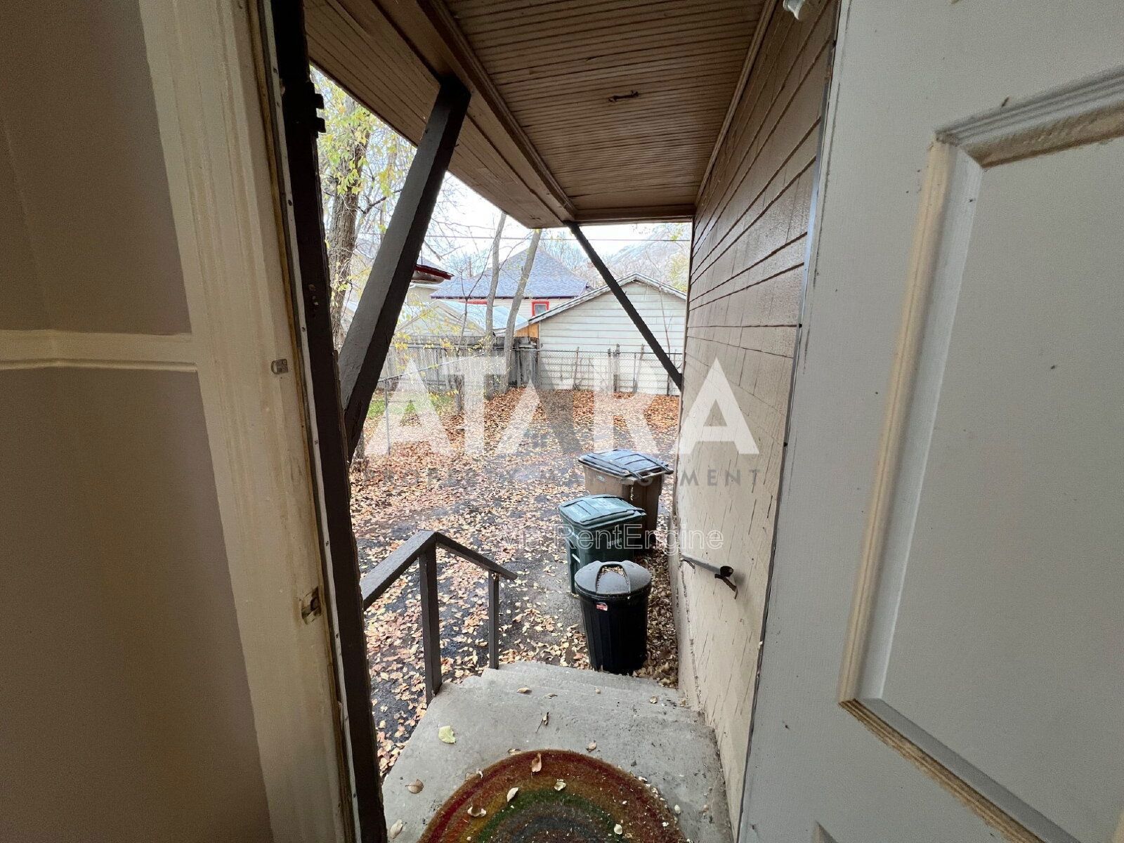 Spacious 3 Bed / 2 Bath Main-Floor Apartment in a 1907 Historic Building – Marmalade District property image