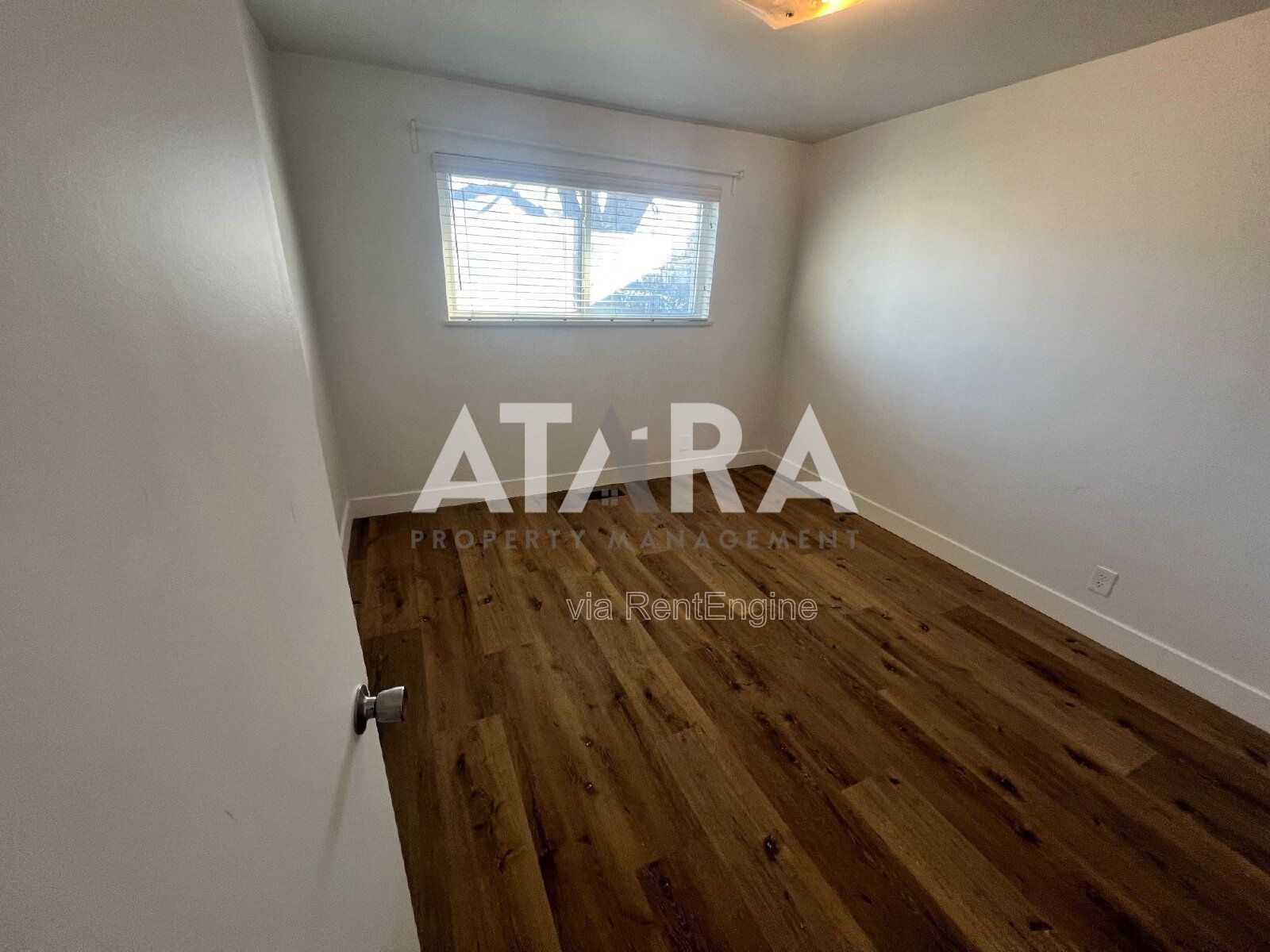 Remodeled 1 Bed / 1 Bath with Garage Parking & Washer/Dryer  Fairmont Park Area property image