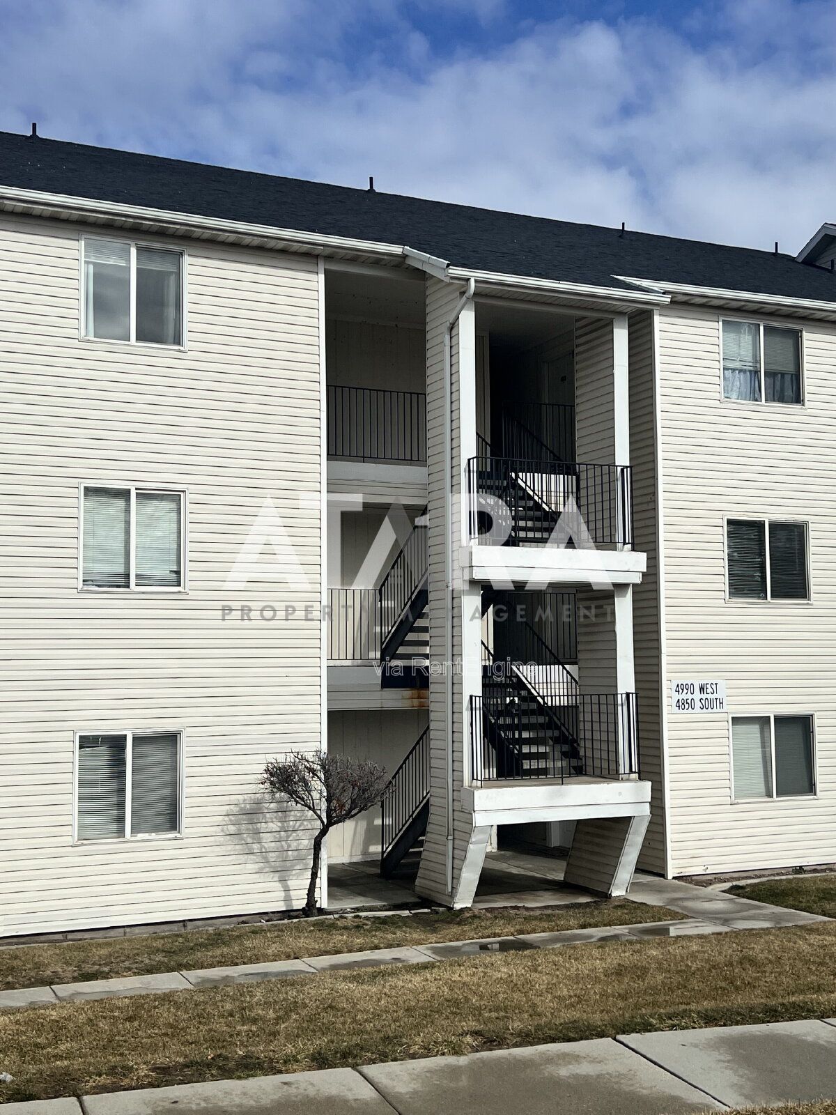 Charming 2-Bedroom Haven in Kearns – Perfect Location with Comfort & Style!