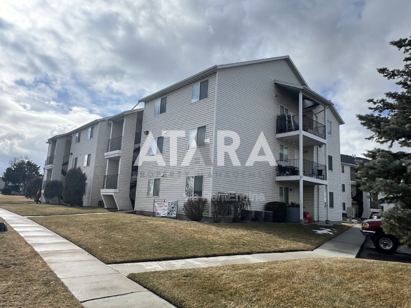 Charming 2-Bedroom Haven in Kearns – Perfect Location with Comfort & Style!