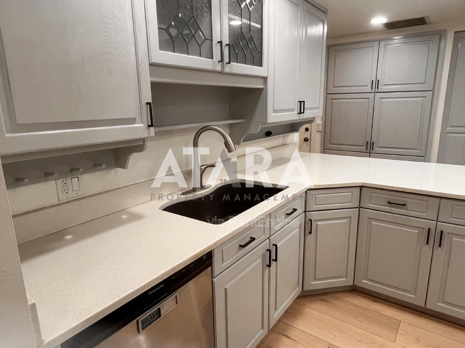 Spacious 3 Bed / 2 Bath Duplex in Prime East Side Location – Near Sugarhouse! property image