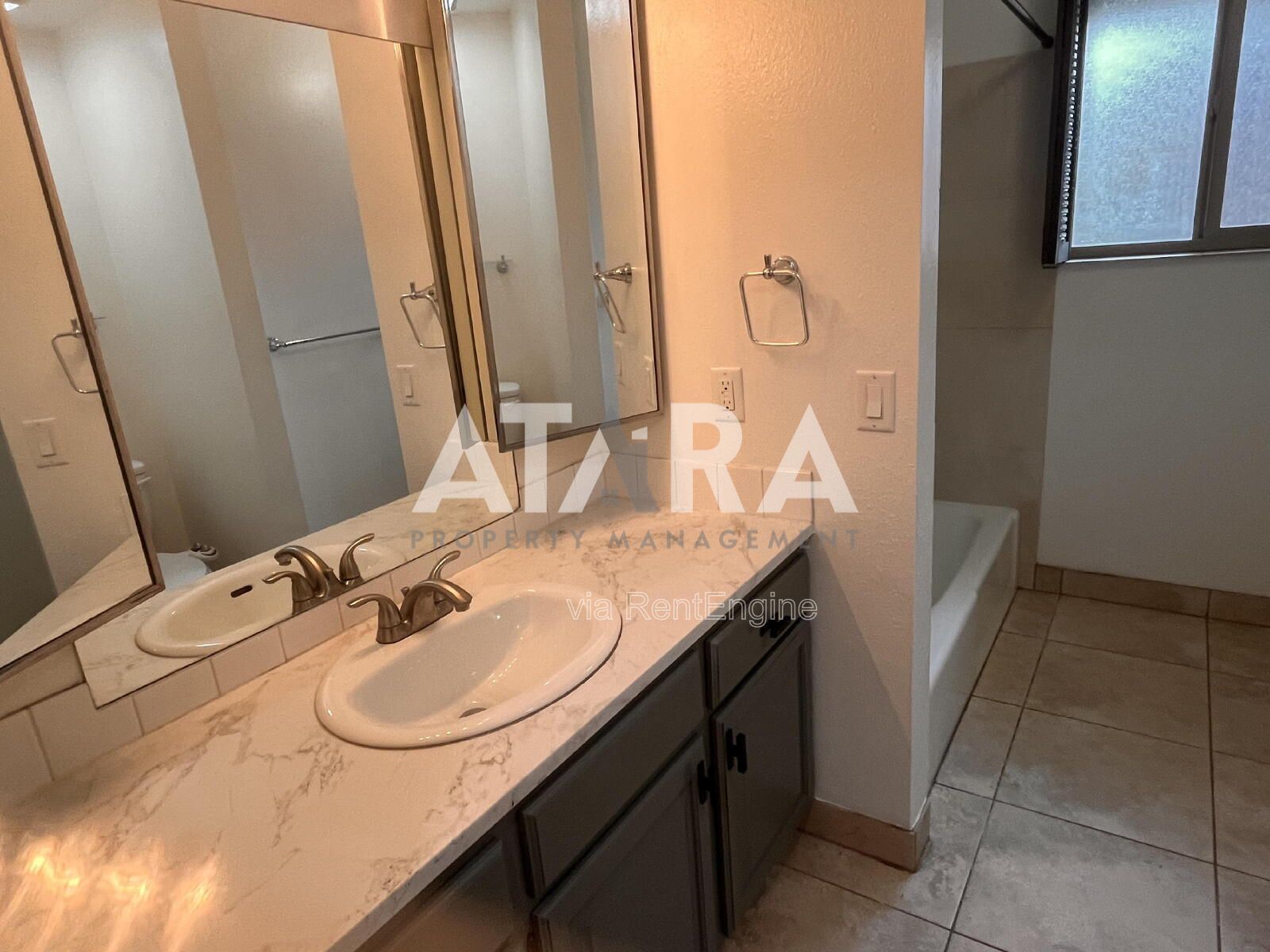 Spacious 3 Bed / 2 Bath Duplex in Prime East Side Location – Near Sugarhouse! property image