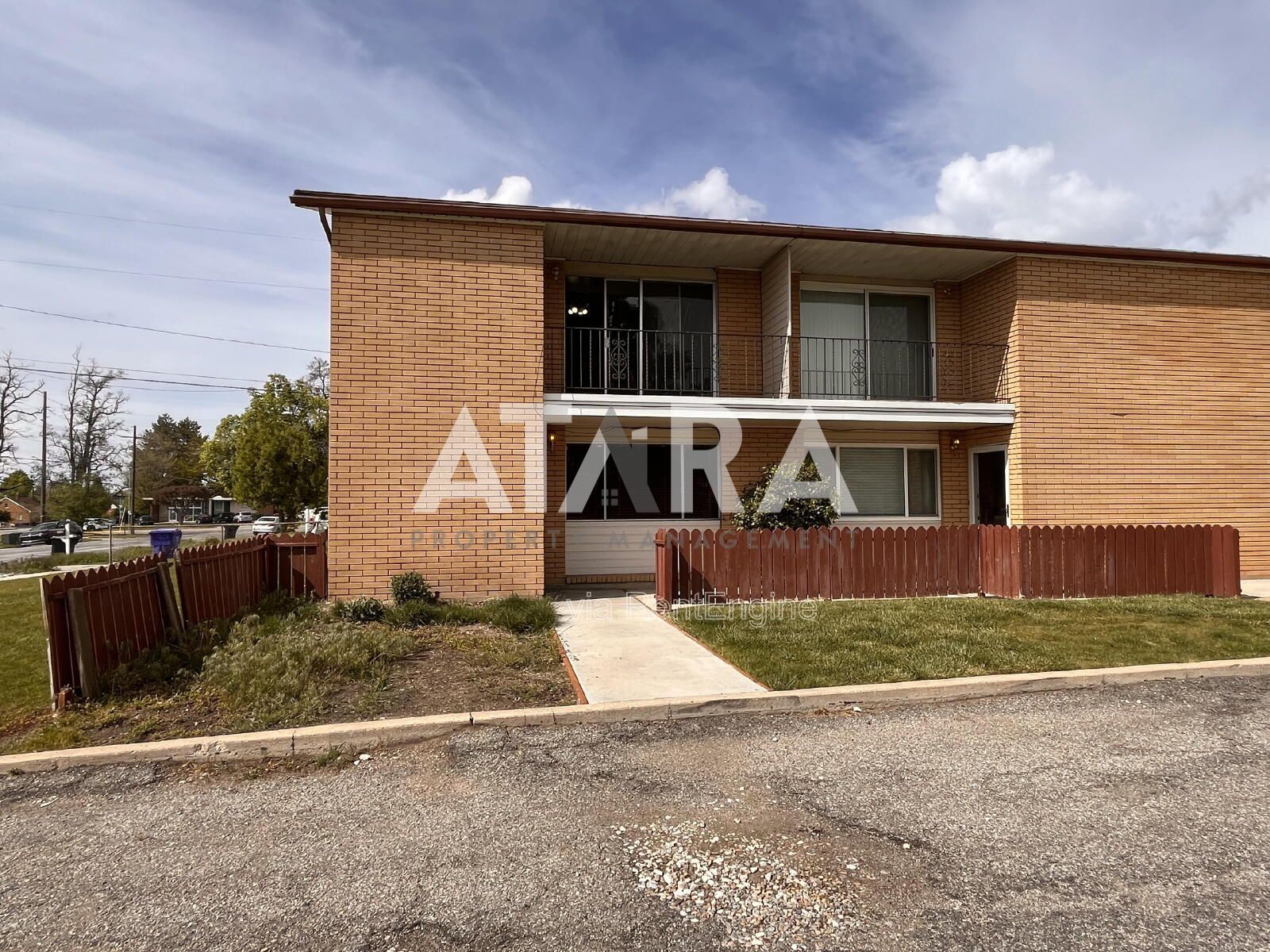 Charming 2 Bed / 1.5 Bath Condo in the Heart of Bountiful Prime Location! property image