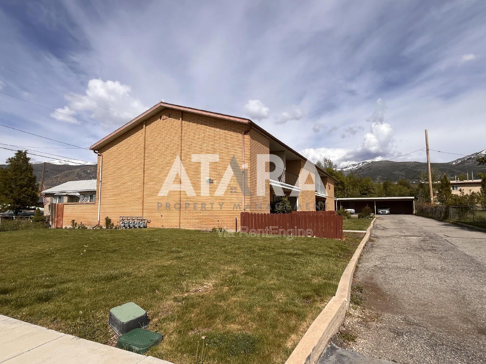 Charming 2 Bed / 1.5 Bath Condo in the Heart of Bountiful Prime Location! property image