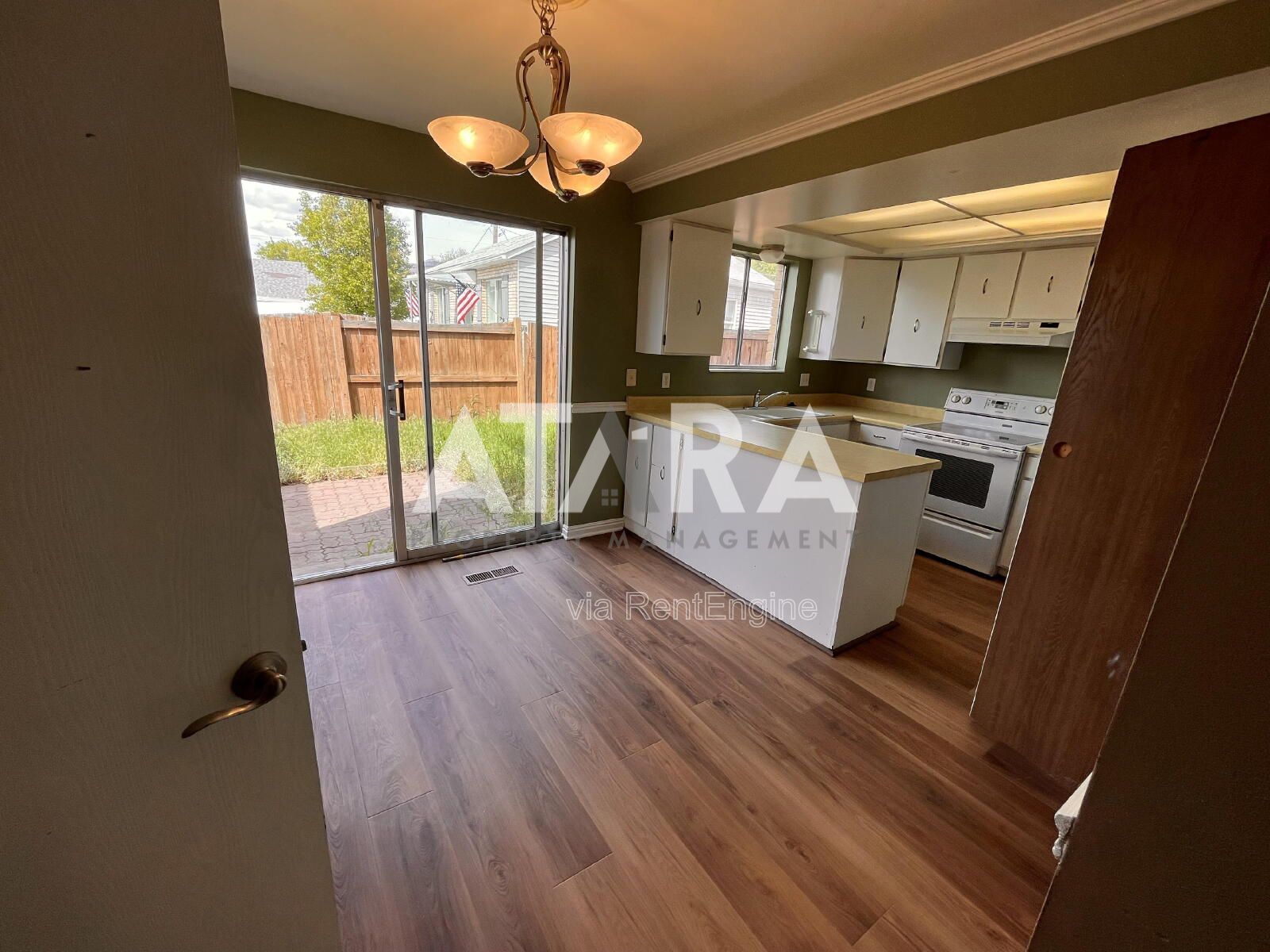 Charming 2 Bed / 1.5 Bath Condo in the Heart of Bountiful Prime Location! property image
