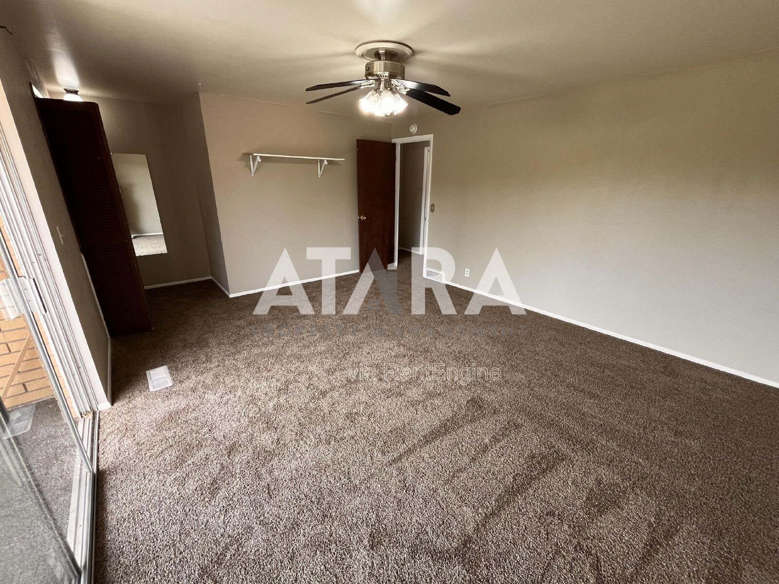 Charming 2 Bed / 1.5 Bath Condo in the Heart of Bountiful Prime Location! property image