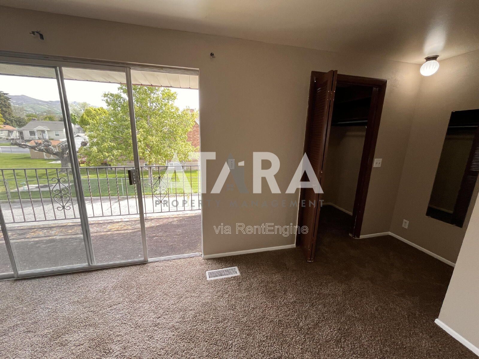 Charming 2 Bed / 1.5 Bath Condo in the Heart of Bountiful Prime Location! property image