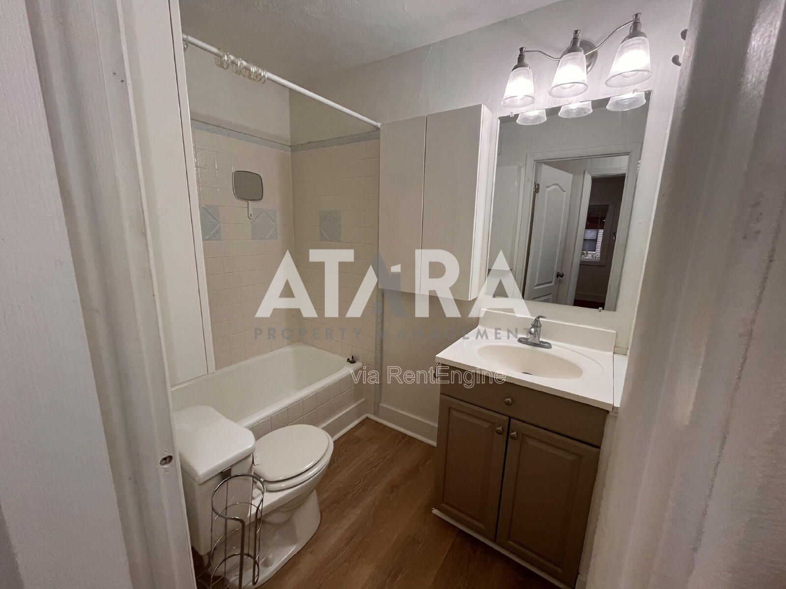 Spacious 5-Bed Duplex in Millcreek property image