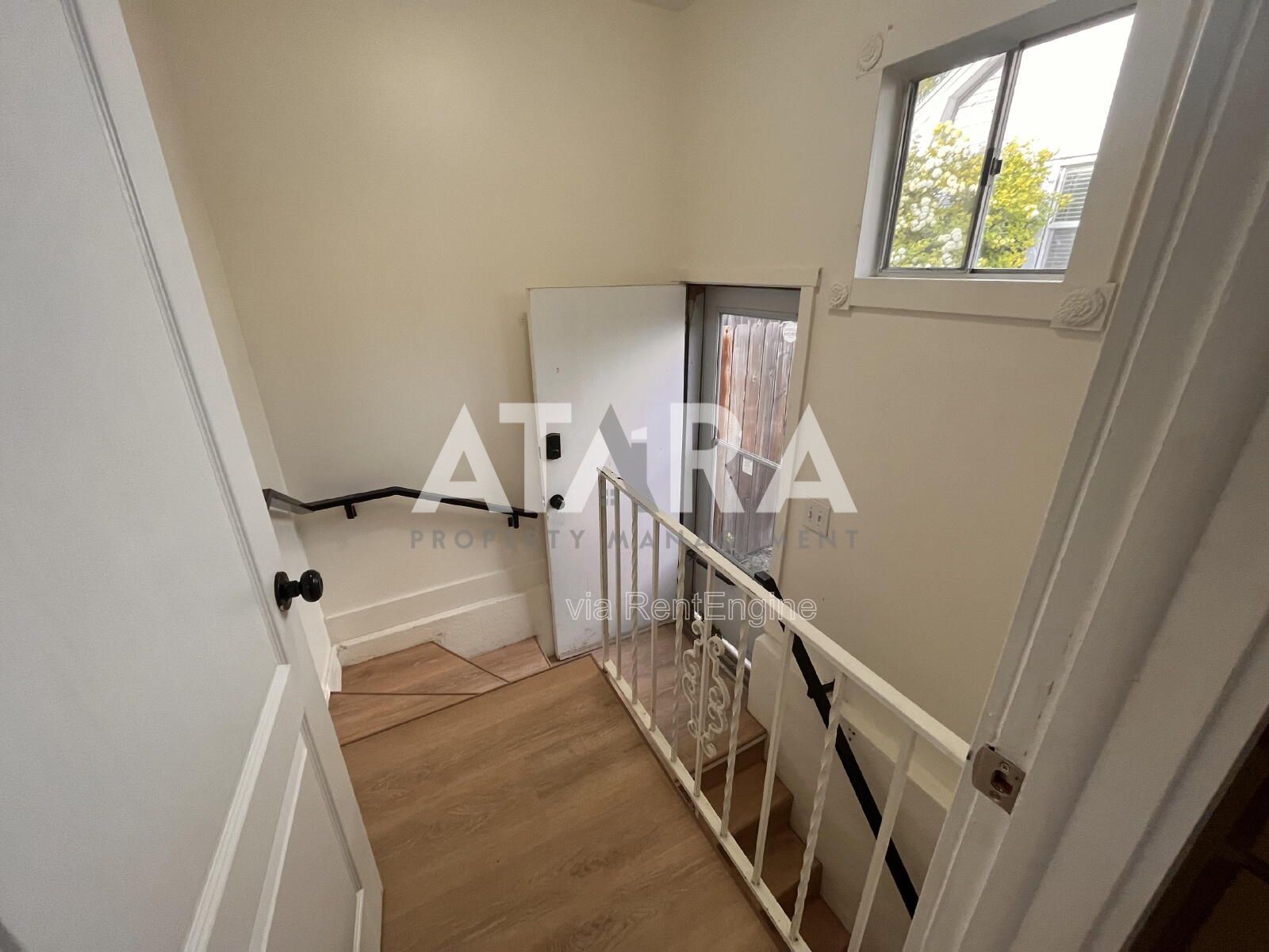 Spacious 5-Bed Duplex in Millcreek property image