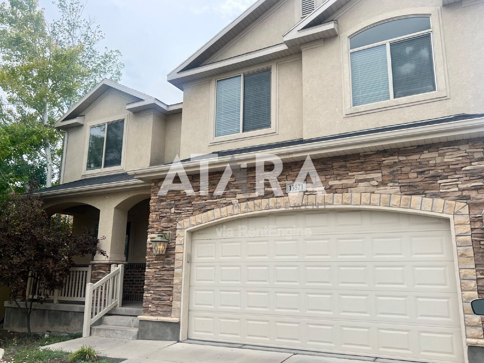 4 Bed in Close to Shopping Centers property image
