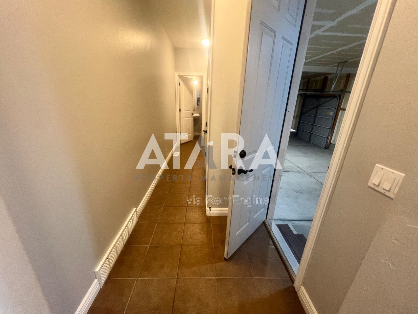 4 Bed in Close to Shopping Centers property image