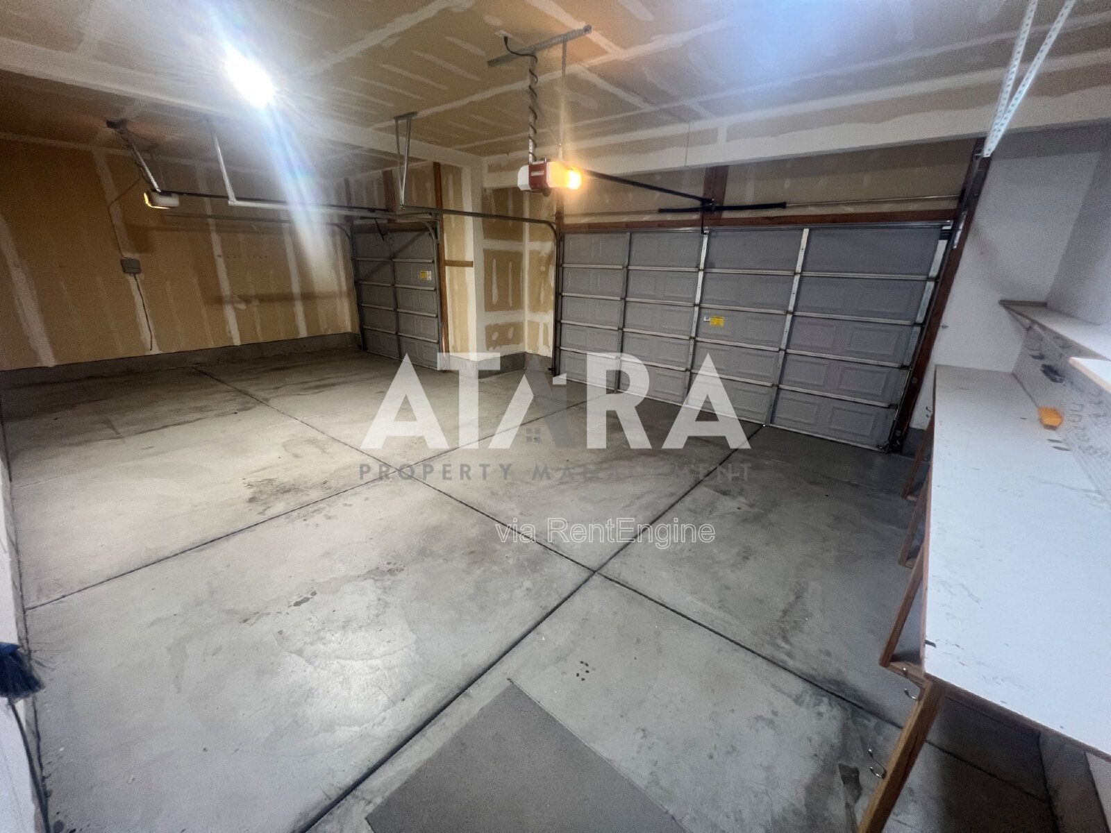 4 Bed in Close to Shopping Centers property image