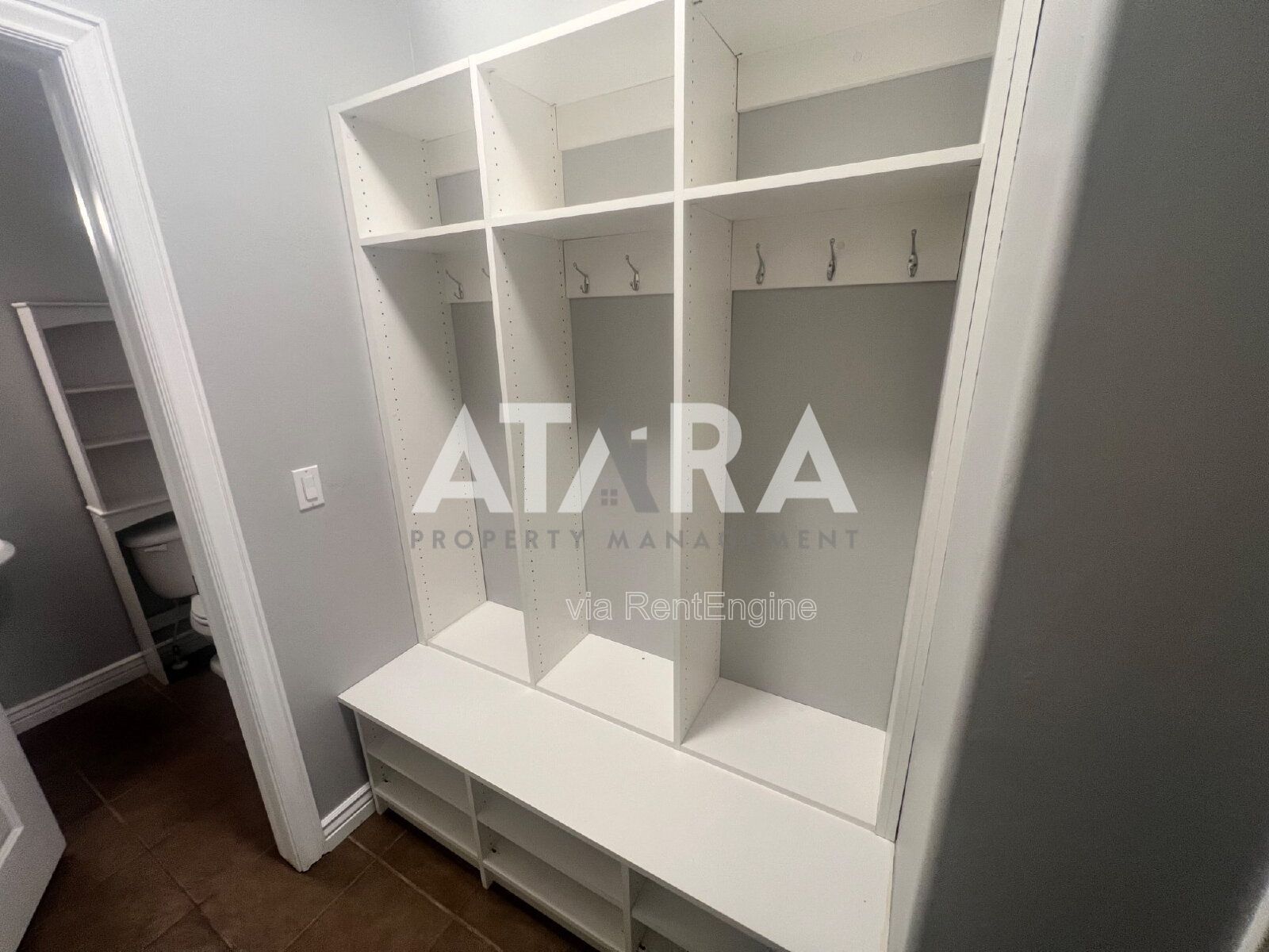 4 Bed in Close to Shopping Centers property image