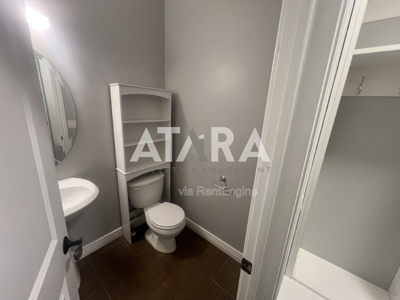 4 Bed in Close to Shopping Centers property image