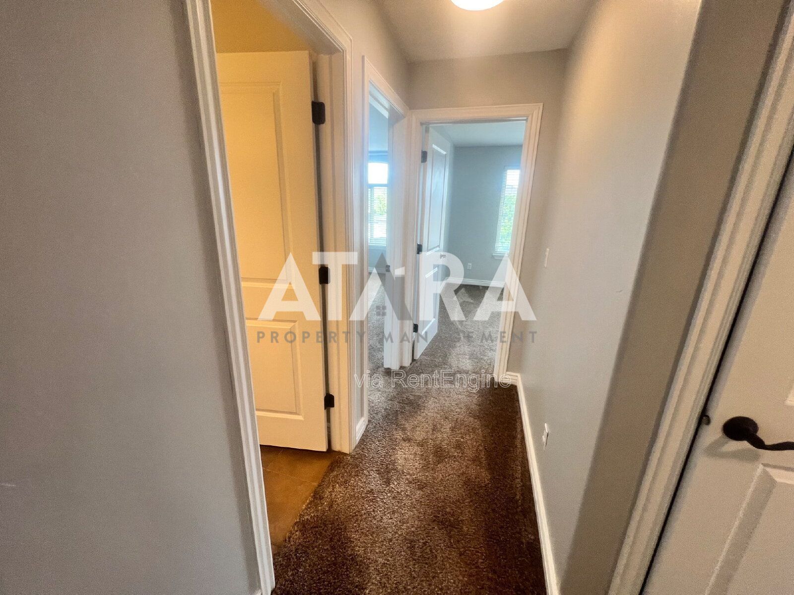 4 Bed in Close to Shopping Centers property image