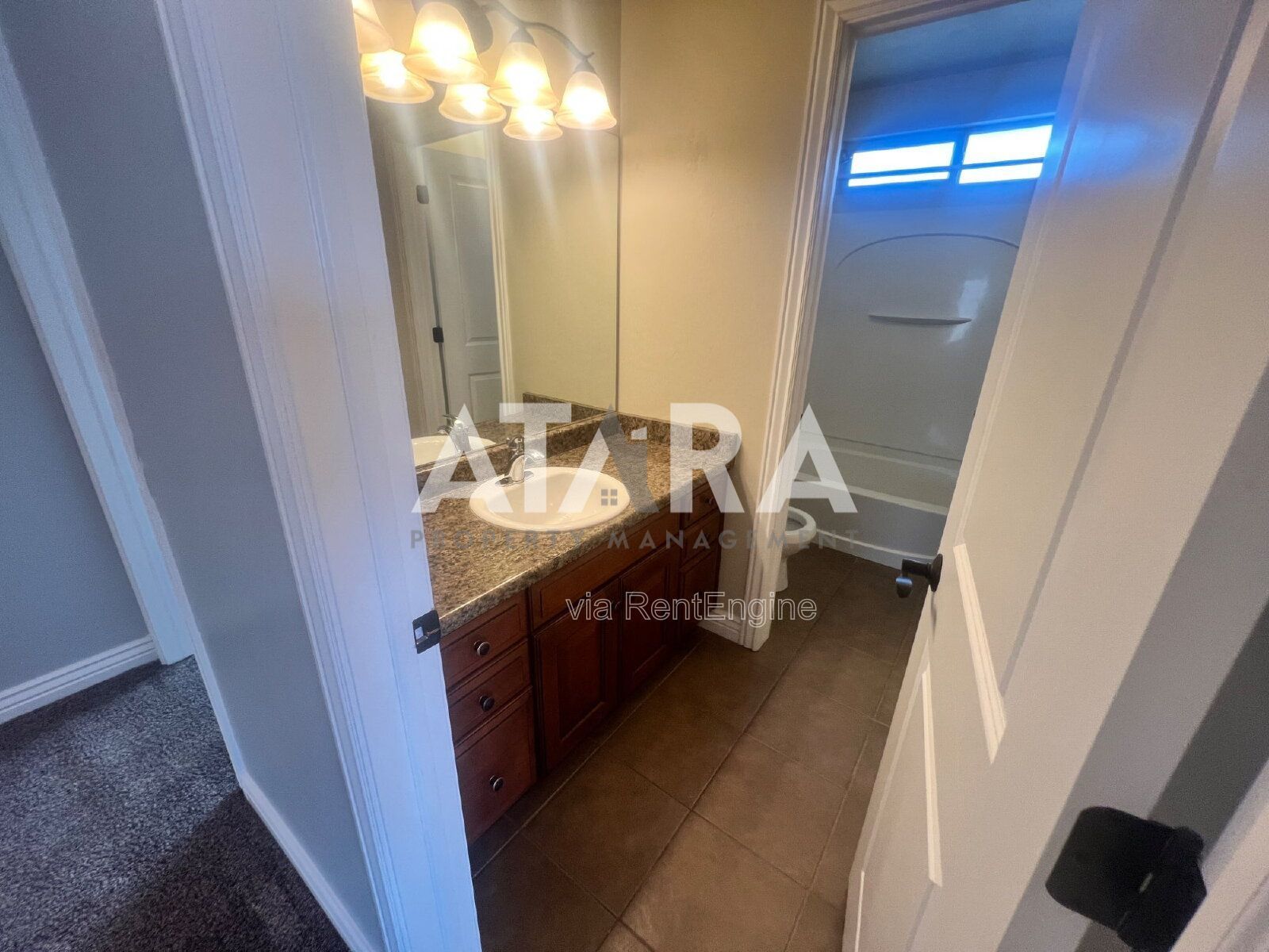 4 Bed in Close to Shopping Centers property image