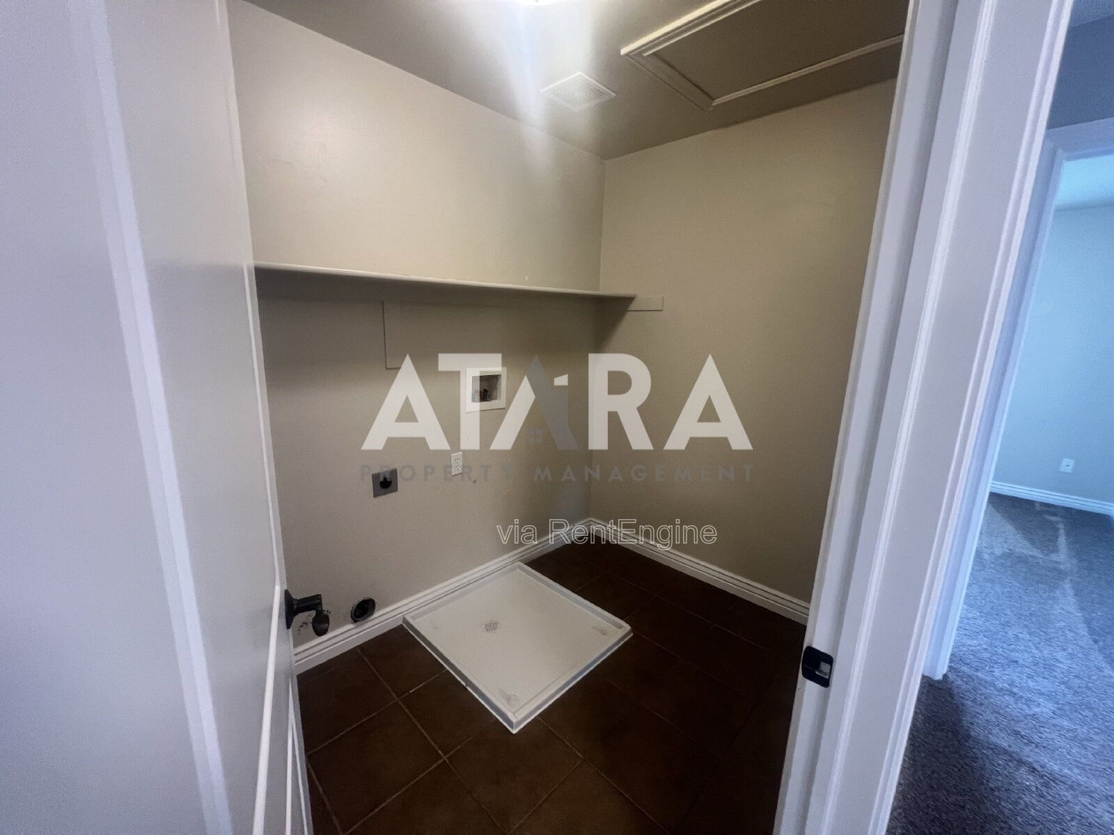 4 Bed in Close to Shopping Centers property image