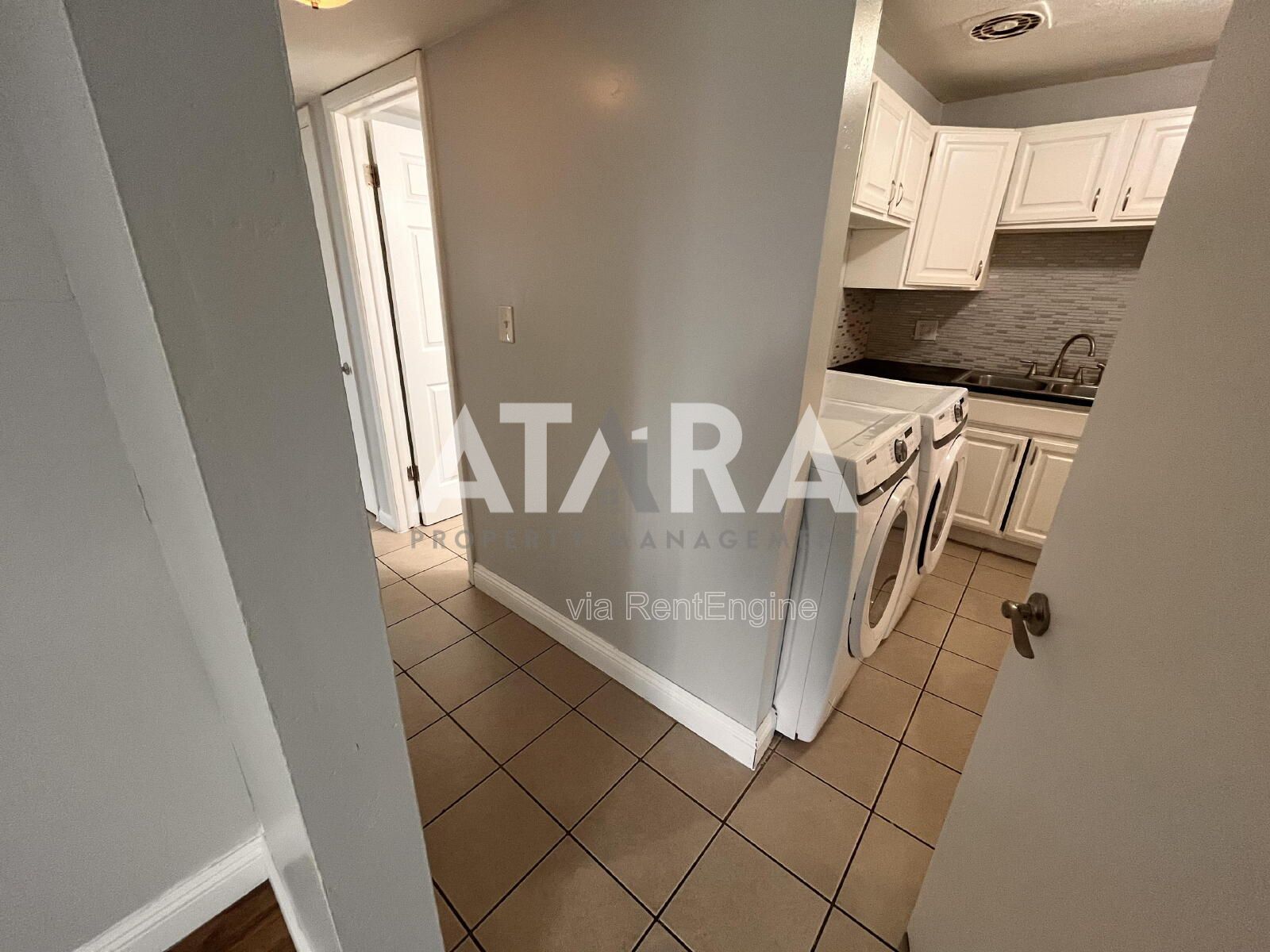 Charming 2 Bed / 1 Bath Unit in Salt Lake City Convenient & Well-Located! property image