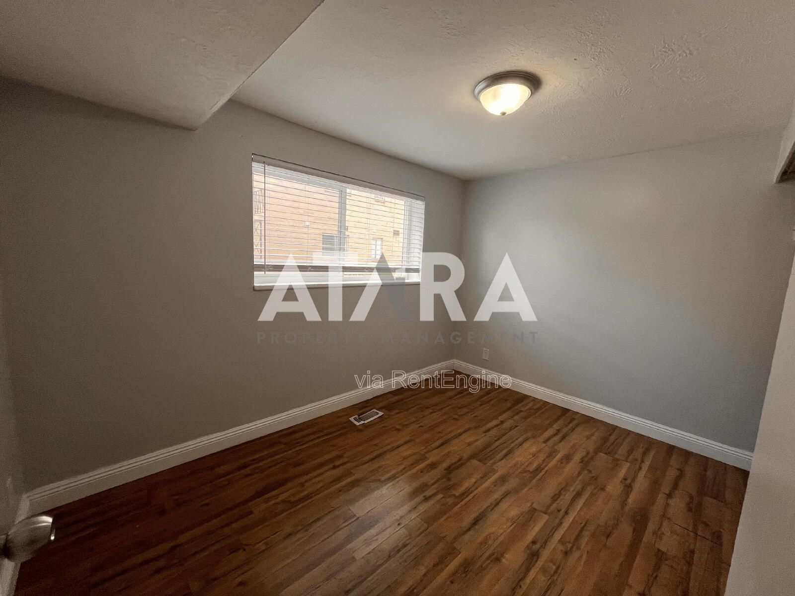 Charming 2 Bed / 1 Bath Unit in Salt Lake City Convenient & Well-Located! property image