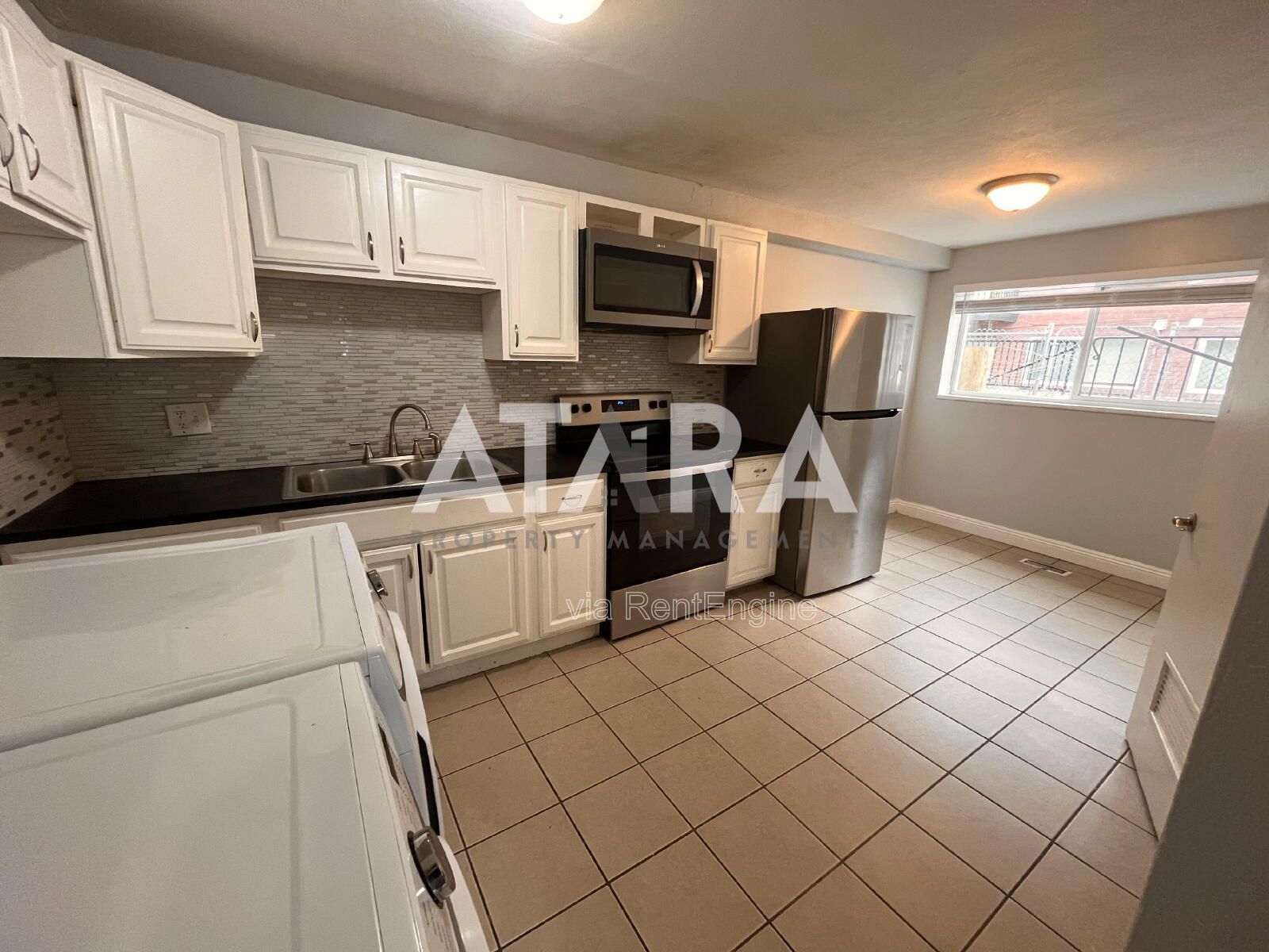 Charming 2 Bed / 1 Bath Unit in Salt Lake City Convenient & Well-Located! property image