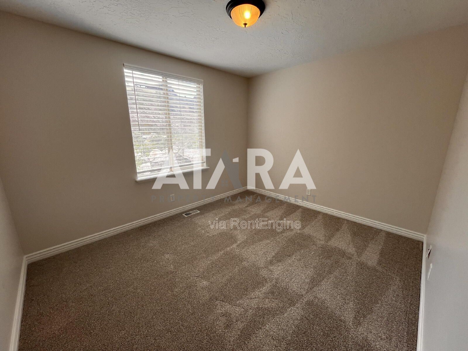 Spacious Pet Friendly Home in Eagle Mountain! —5 Bed / 3 Bath w/ Stunning Views & Vaulted Great Room! property image