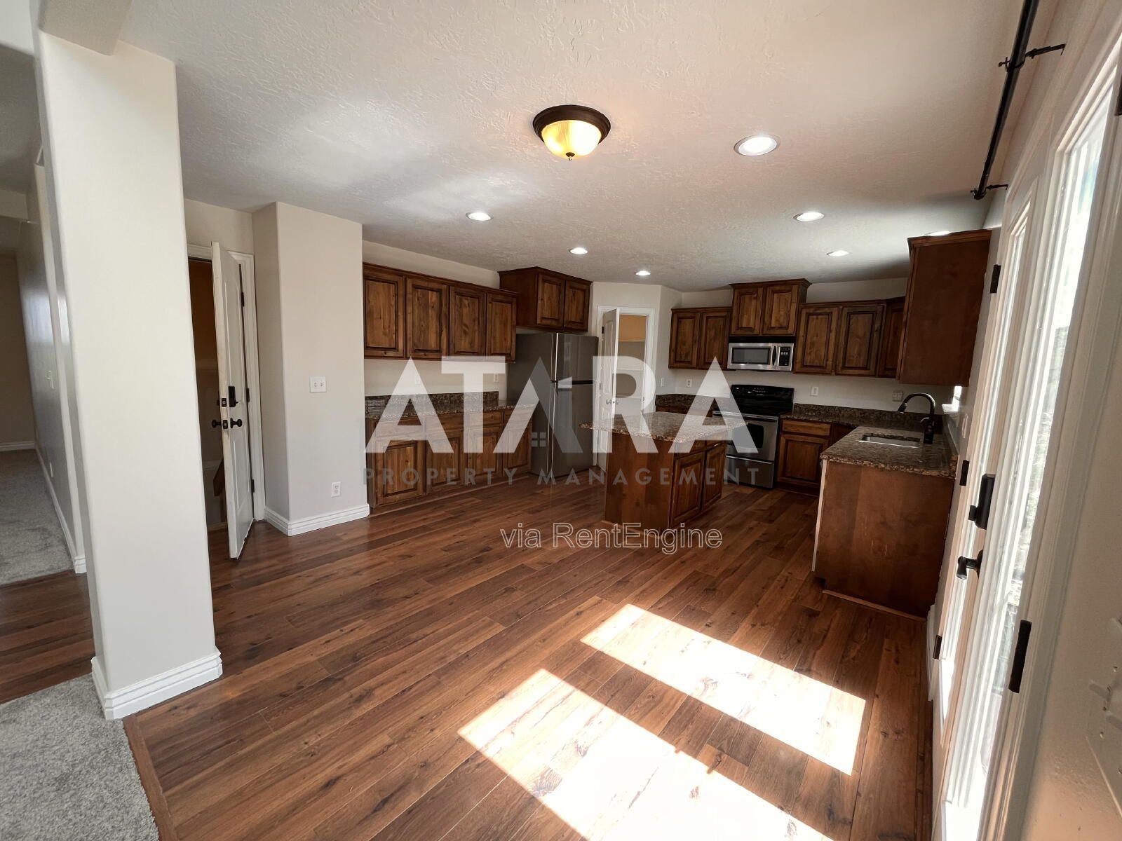 Spacious Pet Friendly Home in Eagle Mountain! —5 Bed / 3 Bath w/ Stunning Views & Vaulted Great Room! property image