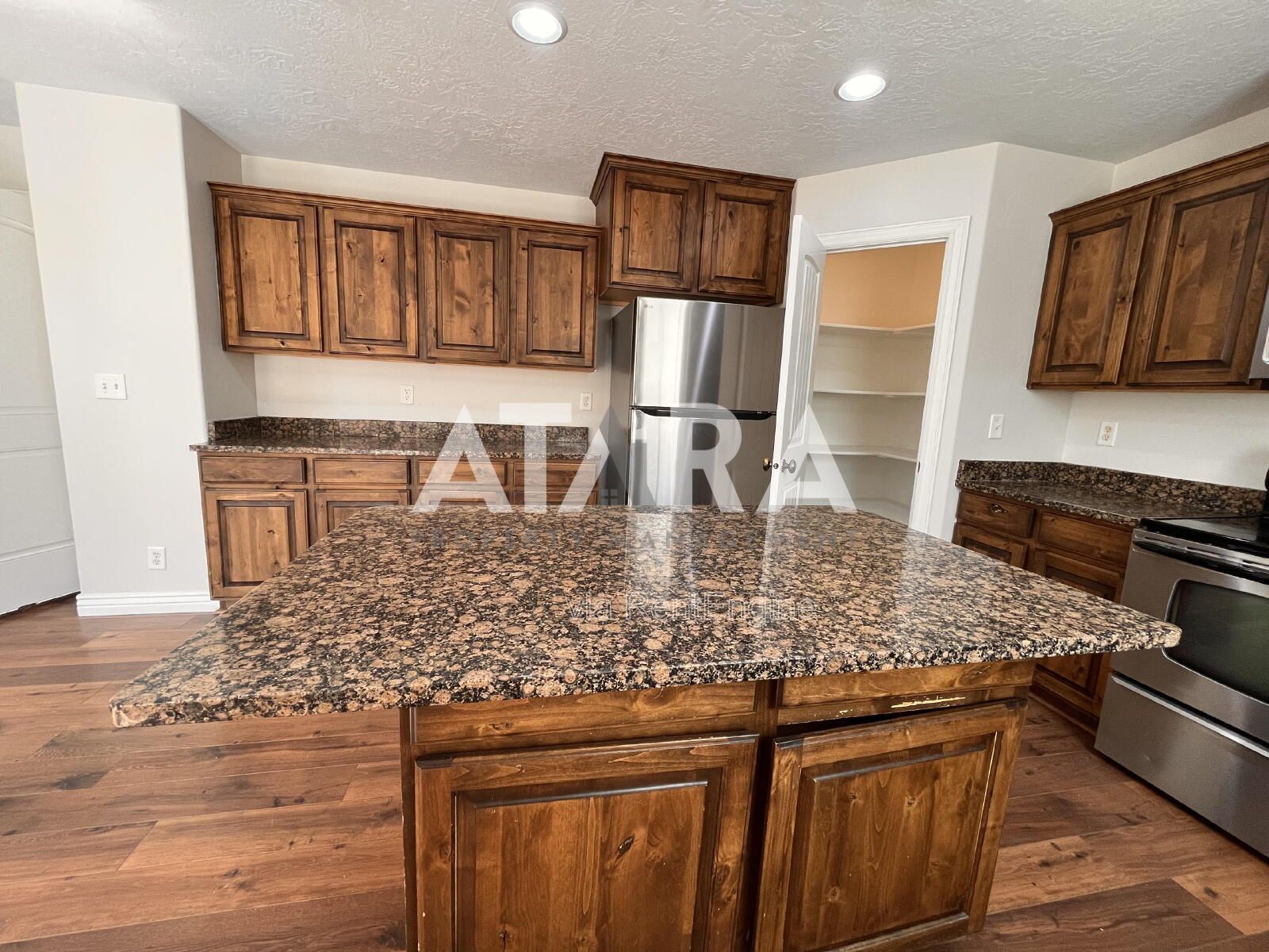 Spacious Pet Friendly Home in Eagle Mountain! —5 Bed / 3 Bath w/ Stunning Views & Vaulted Great Room! property image