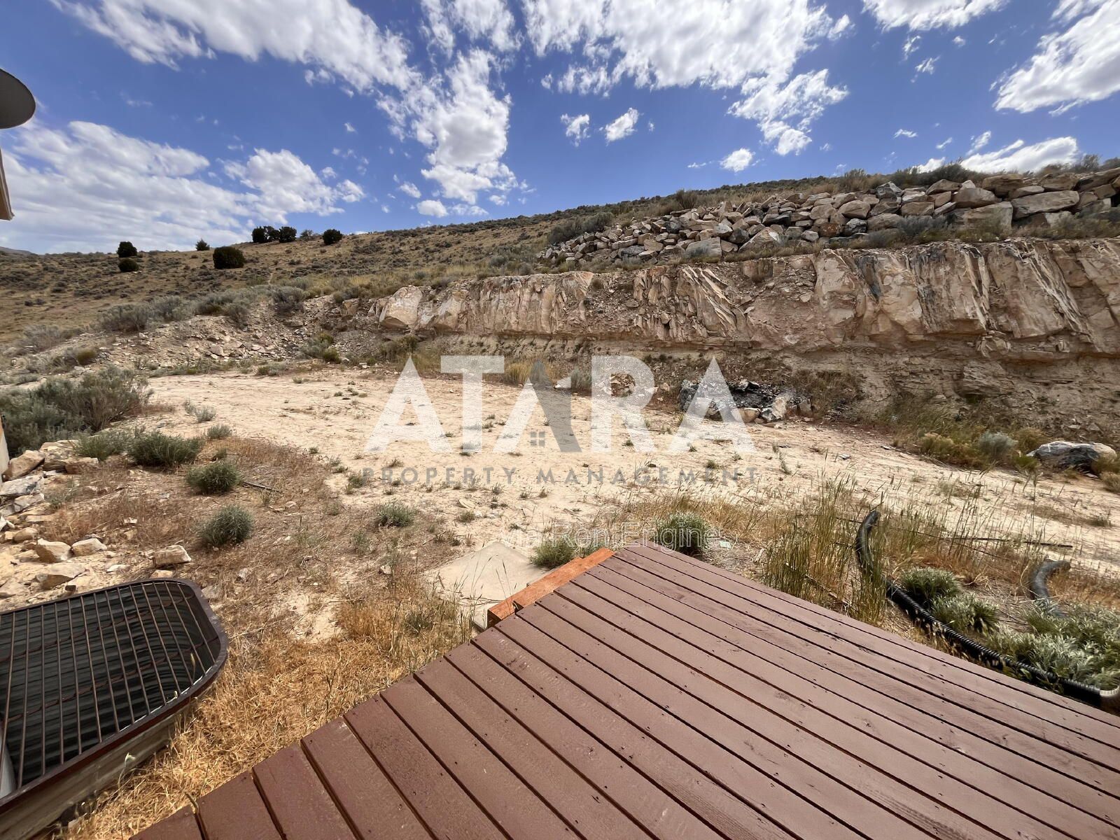 Spacious Pet Friendly Home in Eagle Mountain! —5 Bed / 3 Bath w/ Stunning Views & Vaulted Great Room! property image