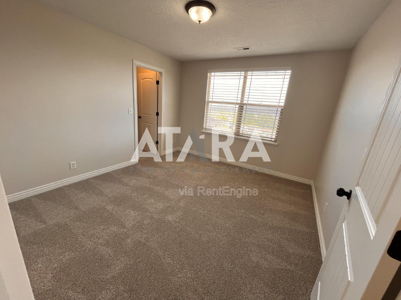 Spacious Pet Friendly Home in Eagle Mountain! —5 Bed / 3 Bath w/ Stunning Views & Vaulted Great Room! property image