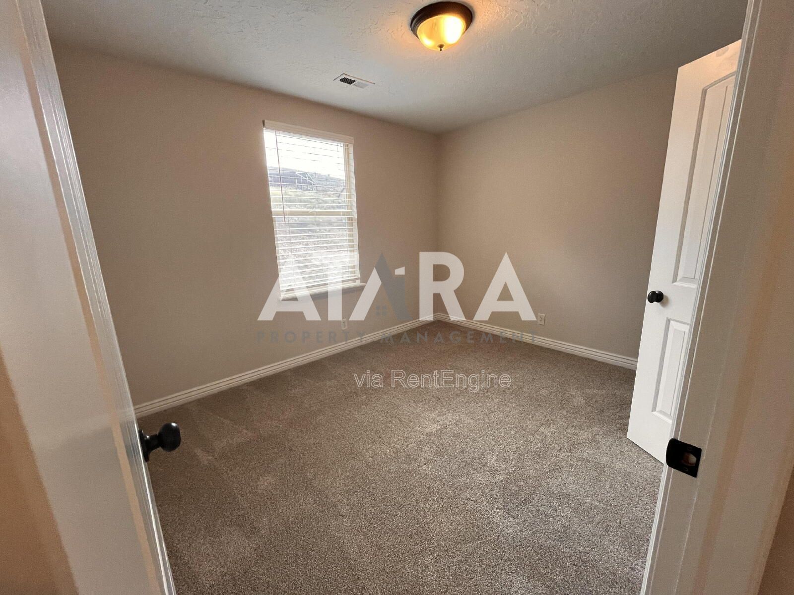 Spacious Pet Friendly Home in Eagle Mountain! —5 Bed / 3 Bath w/ Stunning Views & Vaulted Great Room! property image