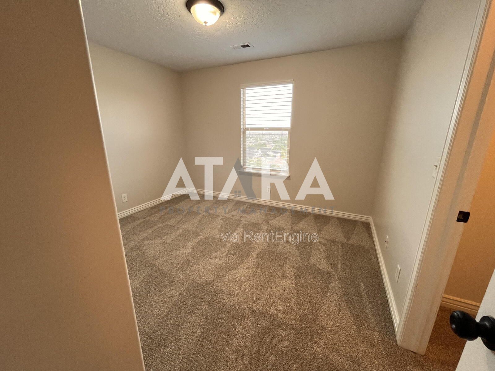 Spacious Pet Friendly Home in Eagle Mountain! —5 Bed / 3 Bath w/ Stunning Views & Vaulted Great Room! property image