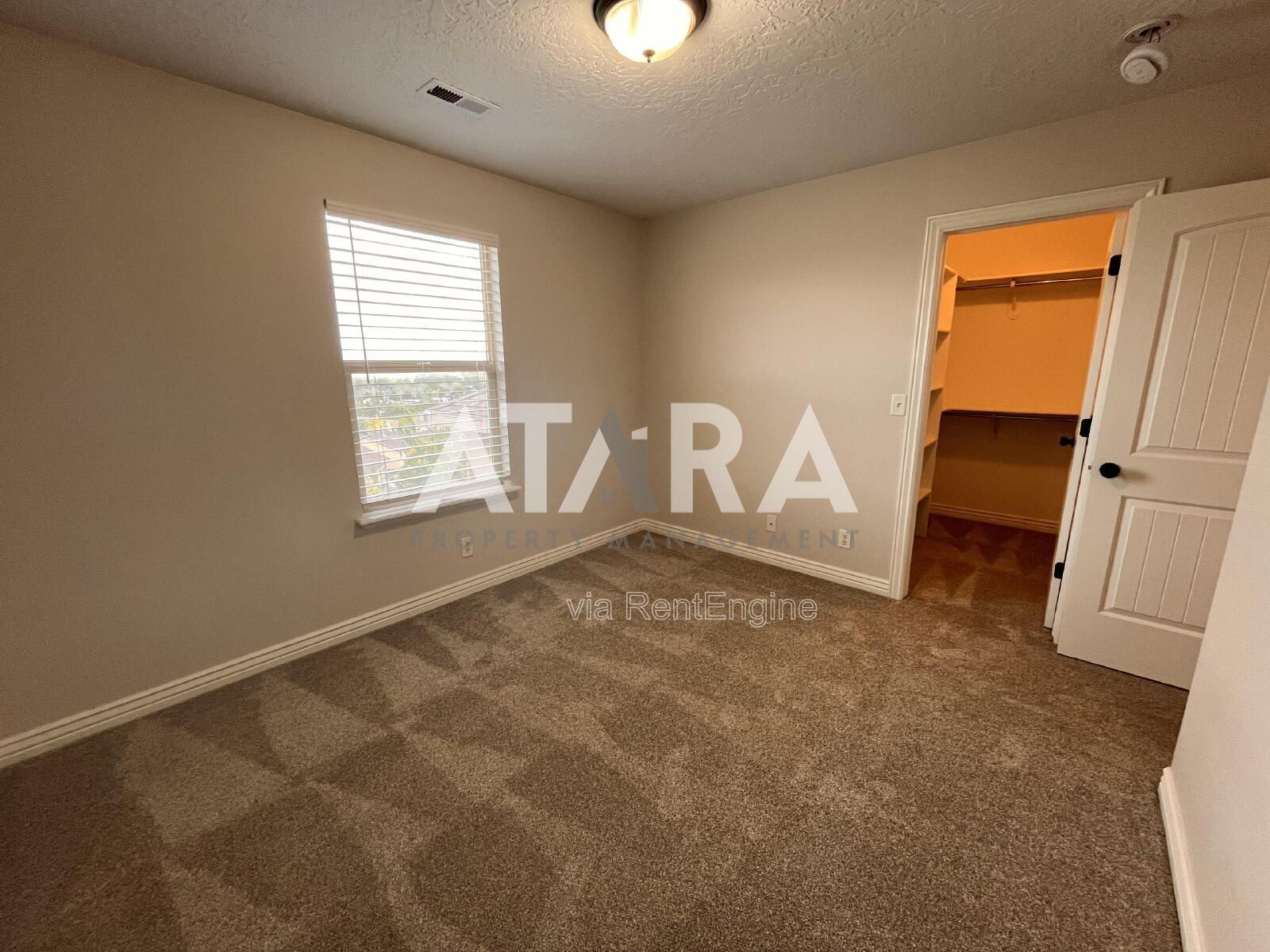 Spacious Pet Friendly Home in Eagle Mountain! —5 Bed / 3 Bath w/ Stunning Views & Vaulted Great Room! property image