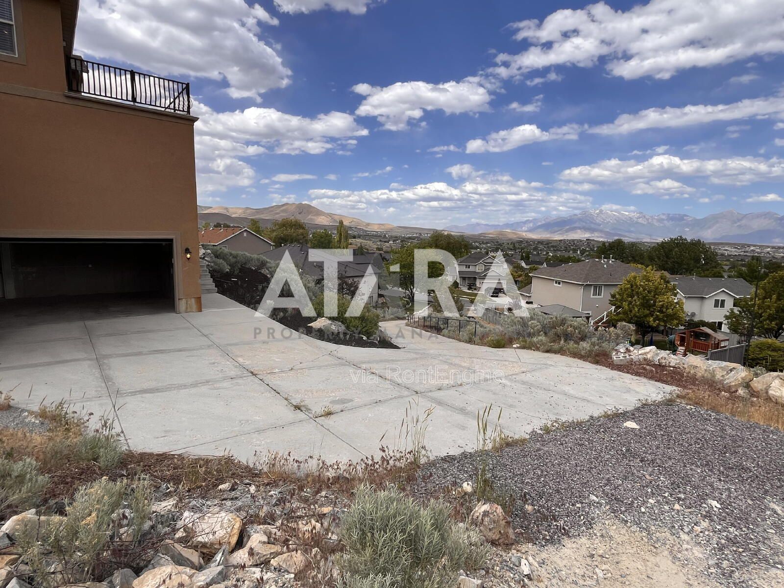 Spacious Pet Friendly Home in Eagle Mountain! —5 Bed / 3 Bath w/ Stunning Views & Vaulted Great Room! property image