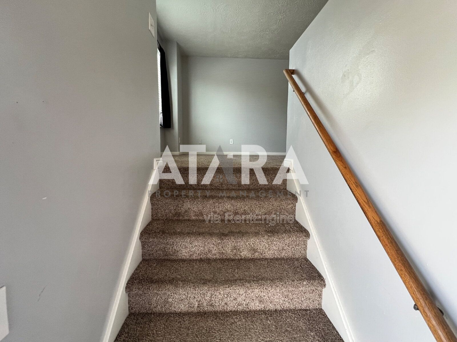 Charming 3-Bedroom, 2-Bath Townhouse in the Heart of Ogden - Bright, Spacious & Convenient Living. property image