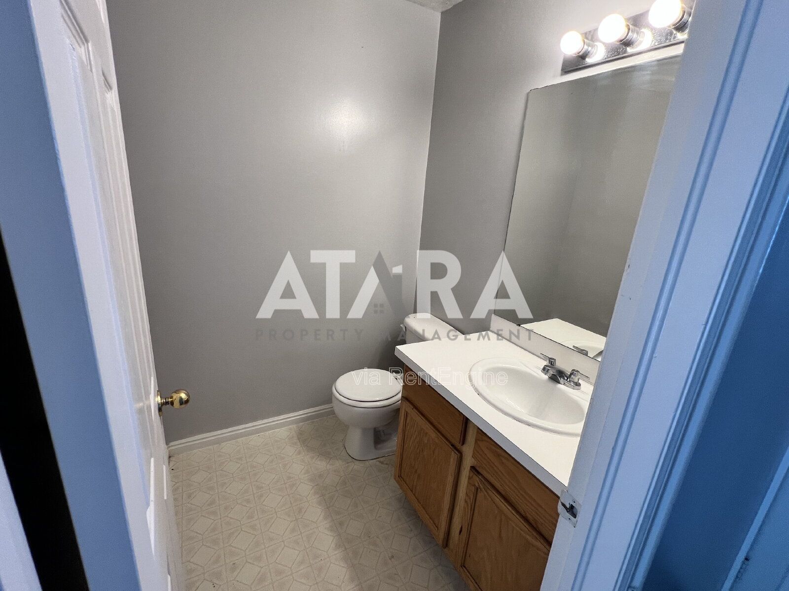 Charming 3-Bedroom, 2-Bath Townhouse in the Heart of Ogden - Bright, Spacious & Convenient Living. property image