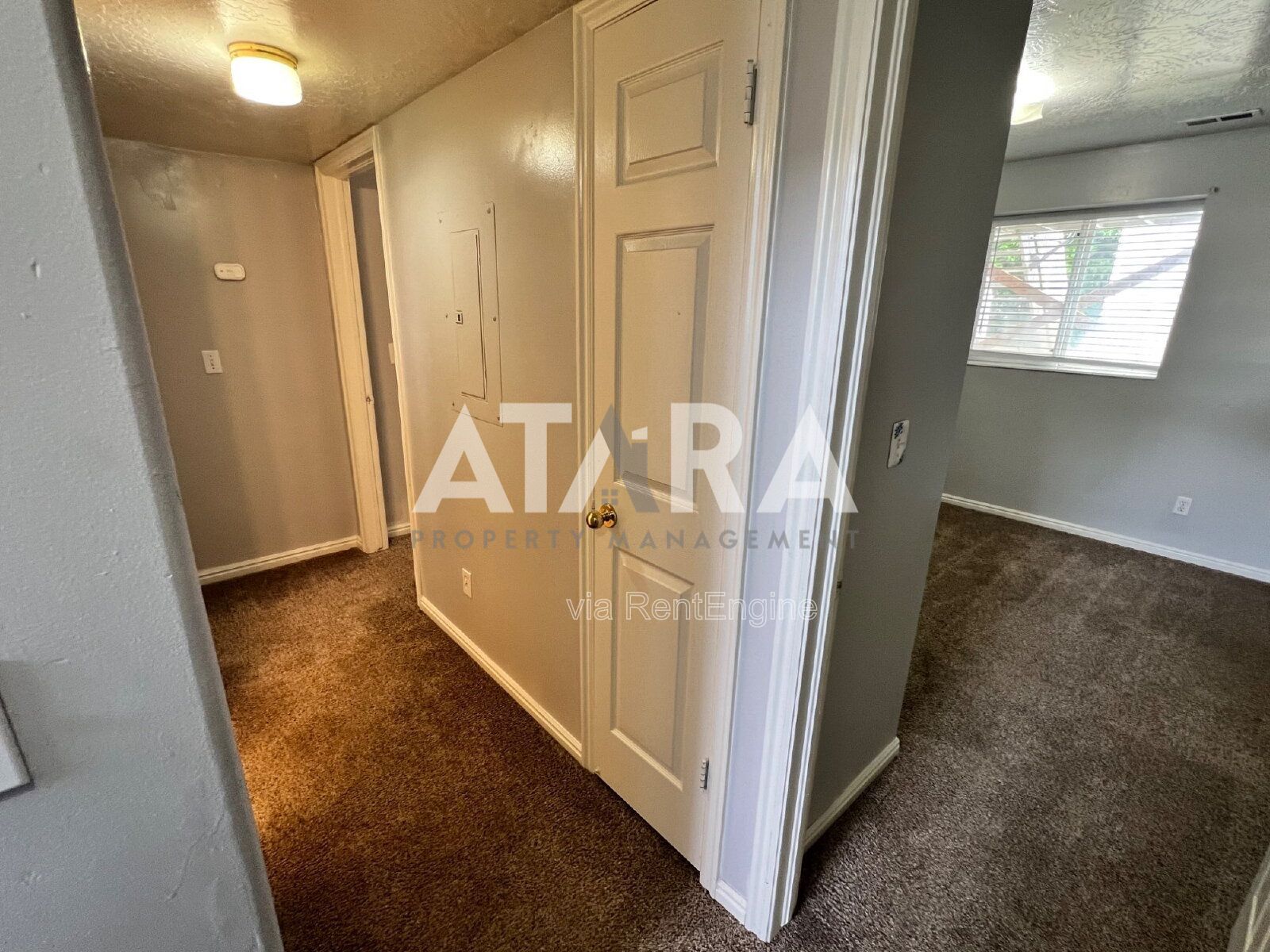 Charming 3-Bedroom, 2-Bath Townhouse in the Heart of Ogden - Bright, Spacious & Convenient Living. property image