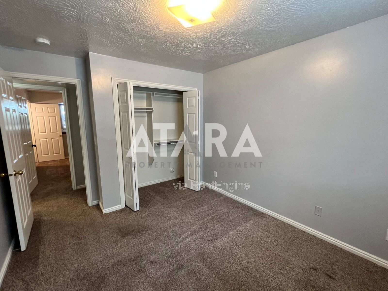 Charming 3-Bedroom, 2-Bath Townhouse in the Heart of Ogden - Bright, Spacious & Convenient Living. property image