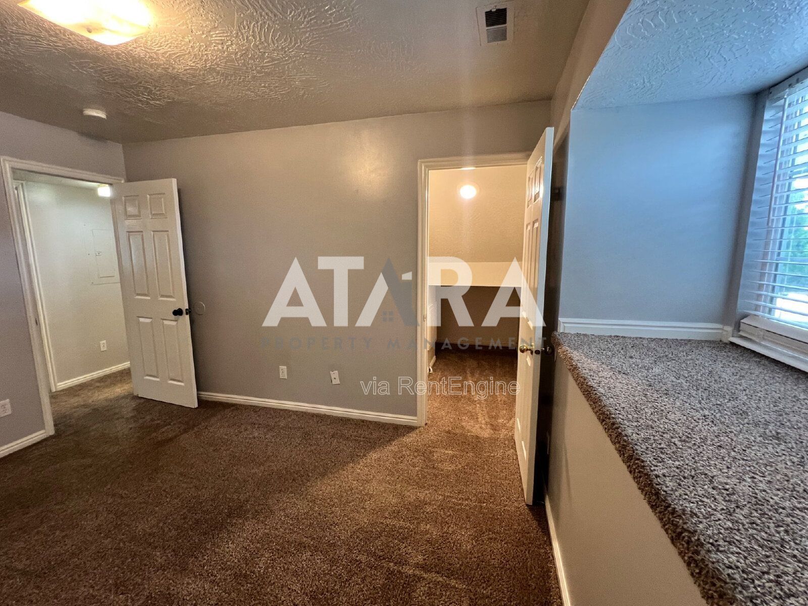 Charming 3-Bedroom, 2-Bath Townhouse in the Heart of Ogden - Bright, Spacious & Convenient Living. property image
