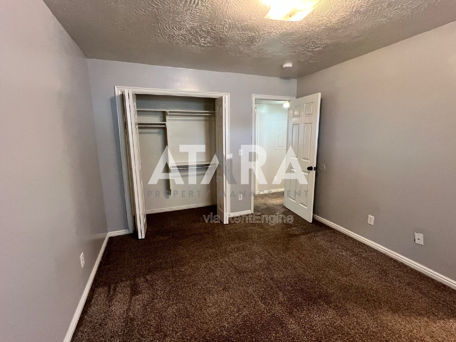 Charming 3-Bedroom, 2-Bath Townhouse in the Heart of Ogden - Bright, Spacious & Convenient Living. property image