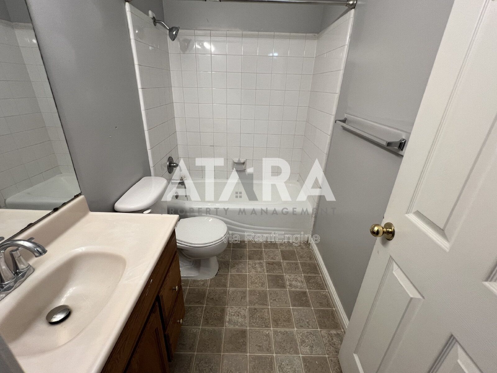 Charming 3-Bedroom, 2-Bath Townhouse in the Heart of Ogden - Bright, Spacious & Convenient Living. property image