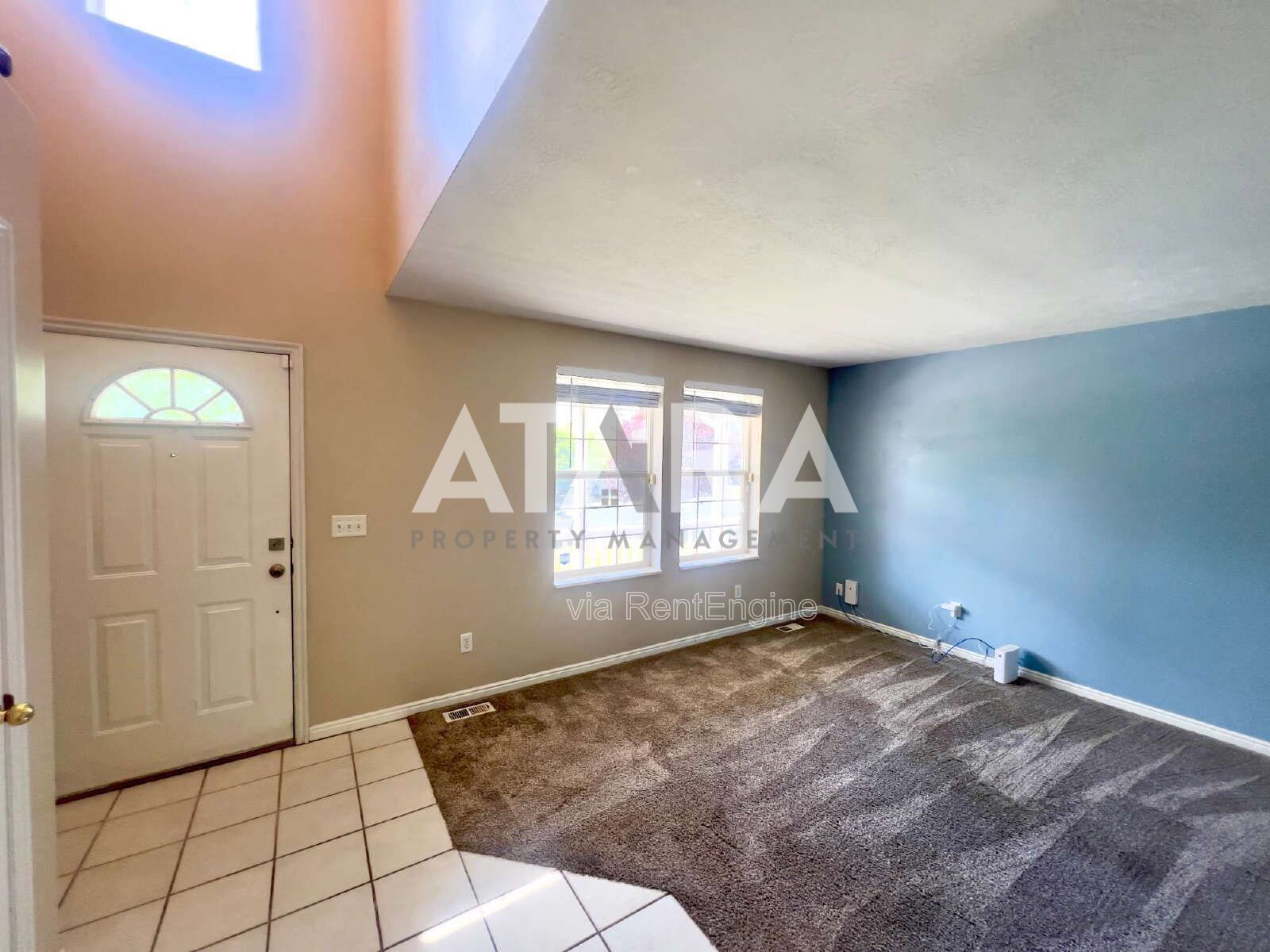 Pet-Friendly 5-Bed Home w/ Solar, Hot Tub, Great Back yard! Community Pool property image